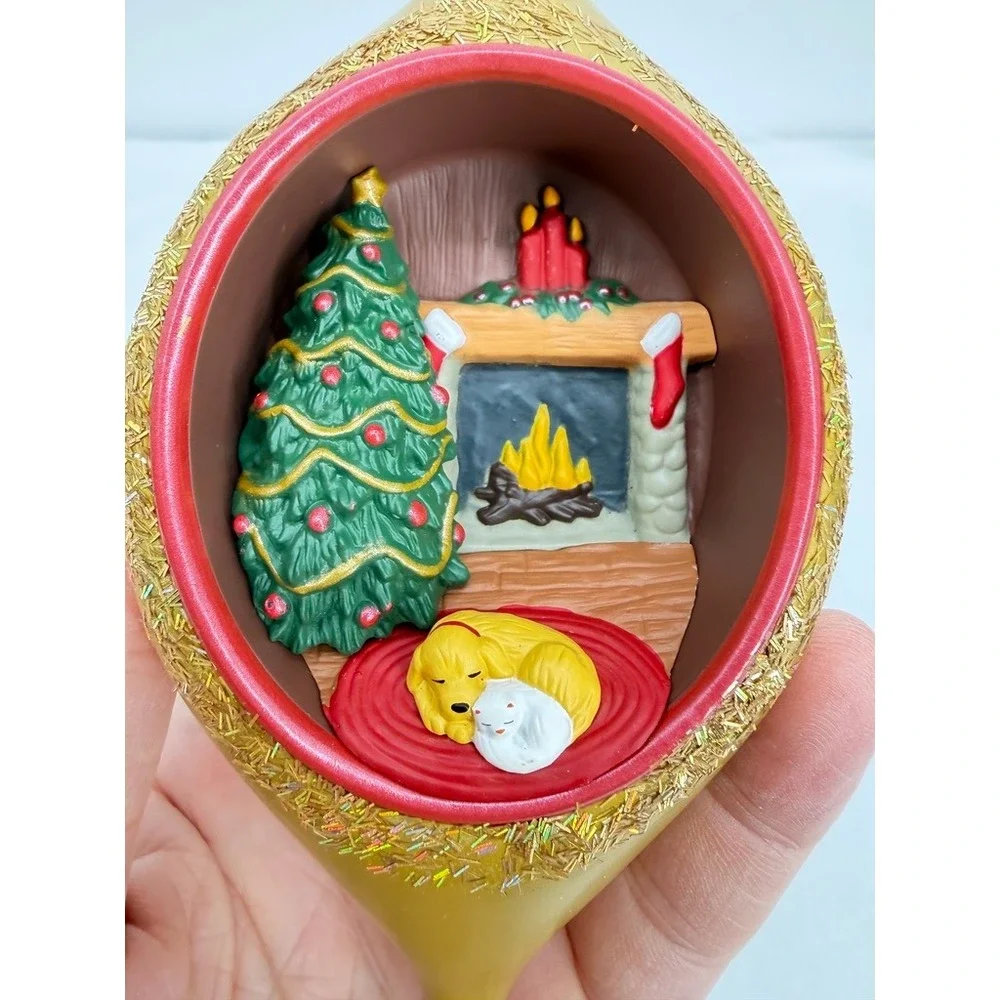 Hallmark Keepsake Ornament Inside Story 2017 Club Exclusive Holiday Diorama